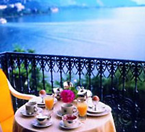 Hotel in Montreux mit Blick auf den Genfersee